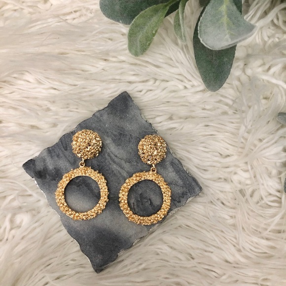 Jewelry - Gold Earrings✨